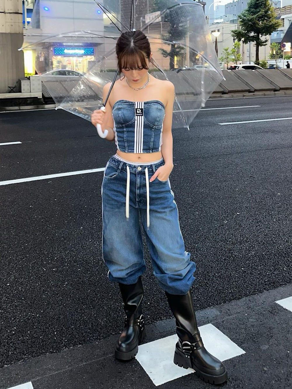 モデル：161cm（着用サイズ：S　着用カラー：BLU）