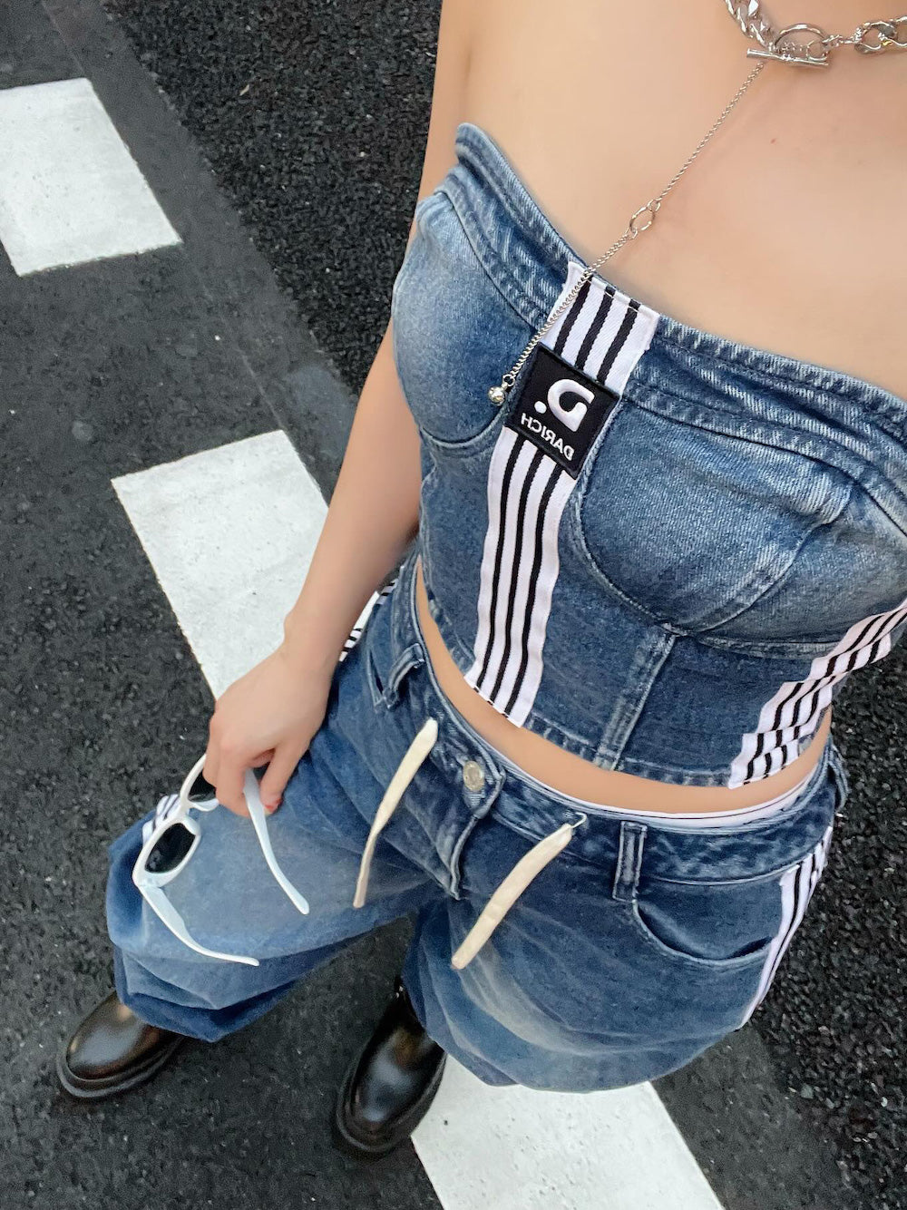 モデル：161cm（着用サイズ：S　着用カラー：BLU）