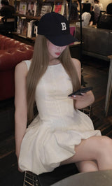 モデル：163cm（着用サイズ：FREE　着用カラー：WHT）