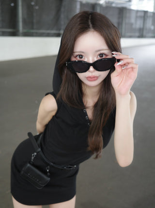モデル：158cm（着用サイズ：FREE　着用カラー：BLK）