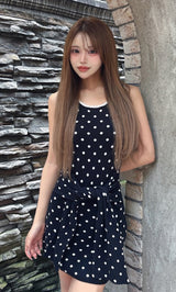 モデル：158cm（着用サイズ：FREE　着用カラー：BLK）