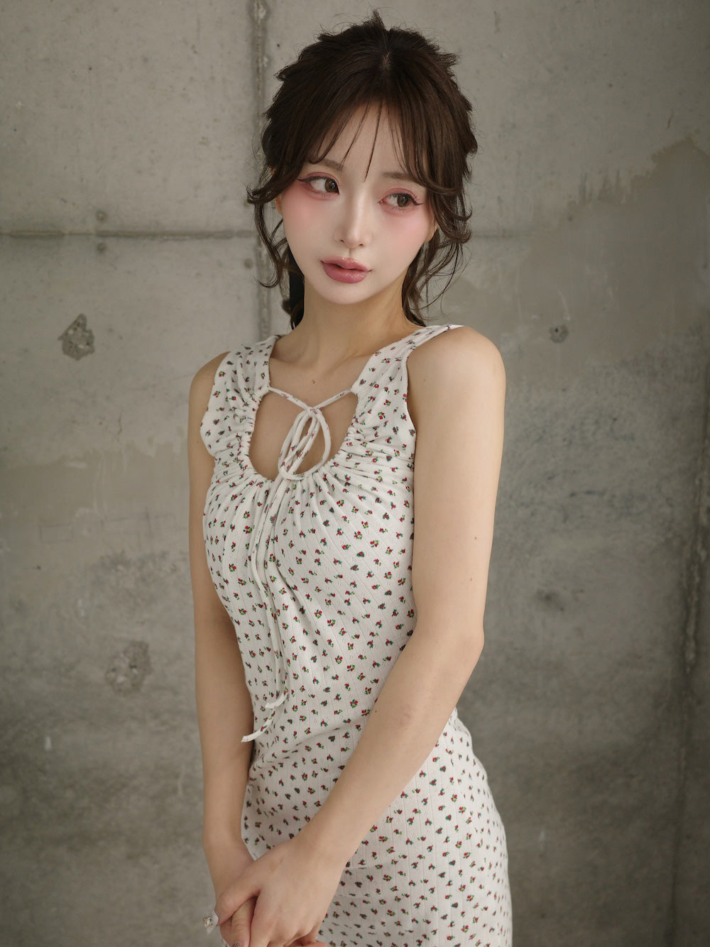 モデル：158cm（着用サイズ：FREE　着用カラー：WHT）