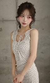 モデル：158cm（着用サイズ：FREE　着用カラー：WHT）