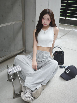 モデル：158cm（着用サイズ：FREE　着用カラー：GRY）