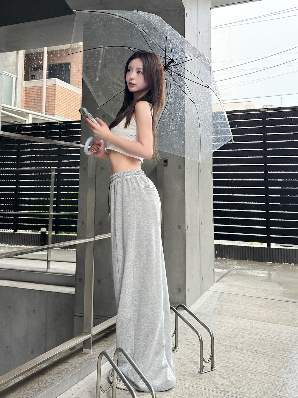 シャイニーバレルスウェットパンツ