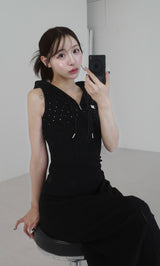 モデル：156cm（着用サイズ：FREE　着用カラー：BLK）