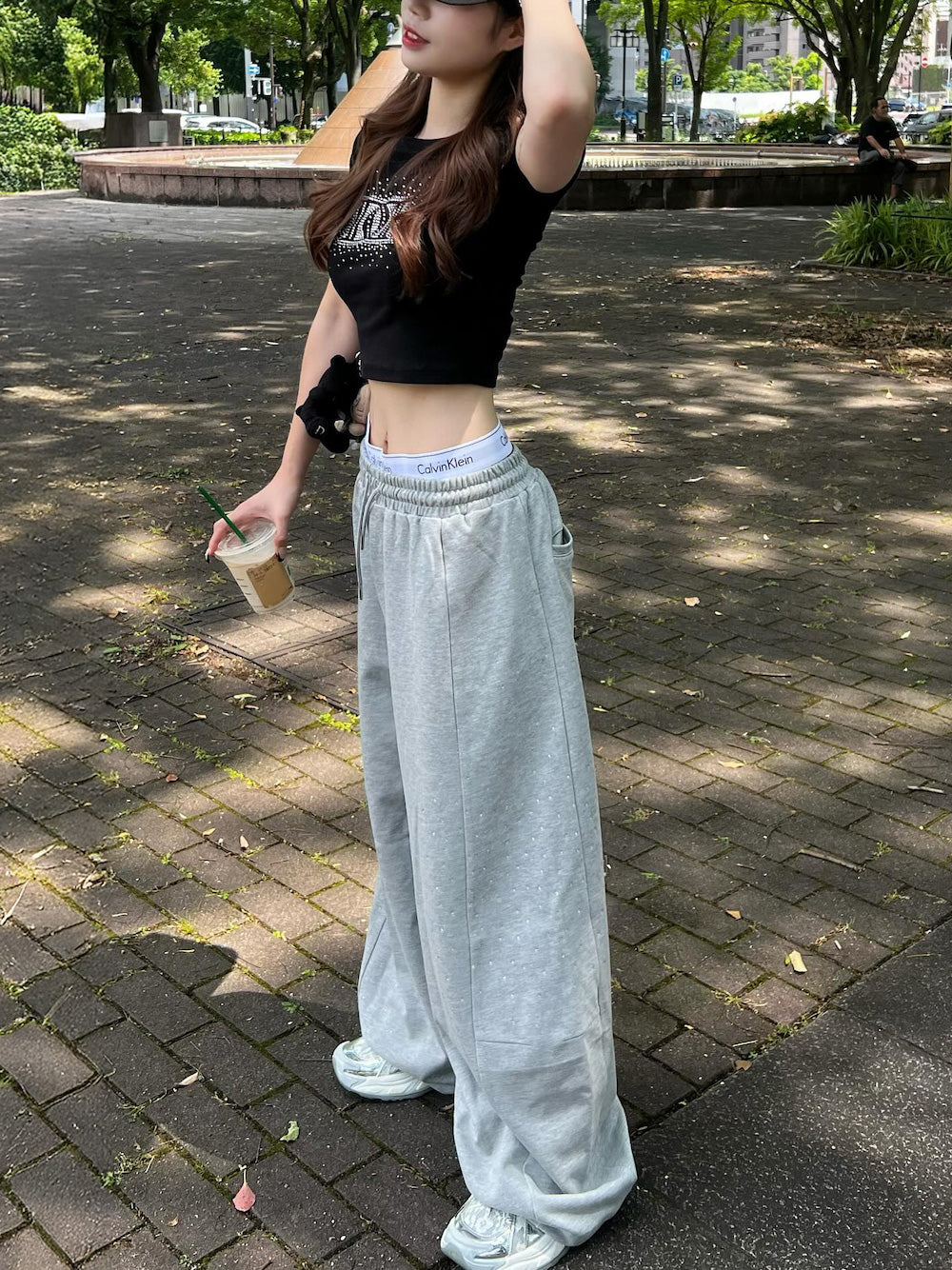 シャイニーバレルスウェットパンツ