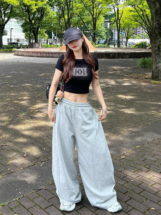 モデル：158cm（着用サイズ：FREE　着用カラー：BLK）
