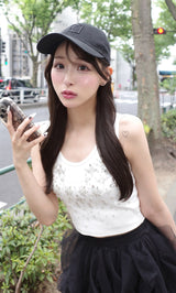 モデル：156cm（着用サイズ：FREE　着用カラー：WHT）