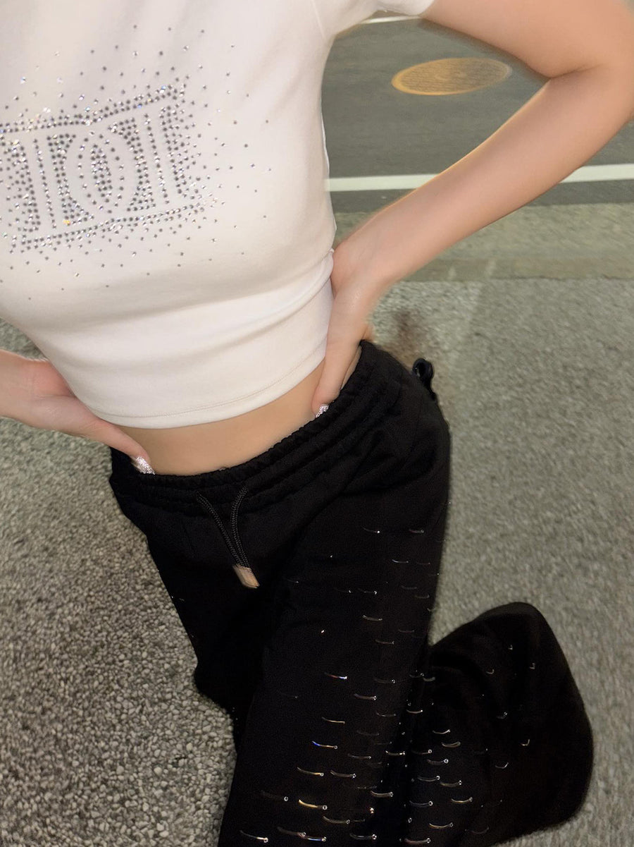 モデル：166cm（着用サイズ：FREE　着用カラー：BLK）