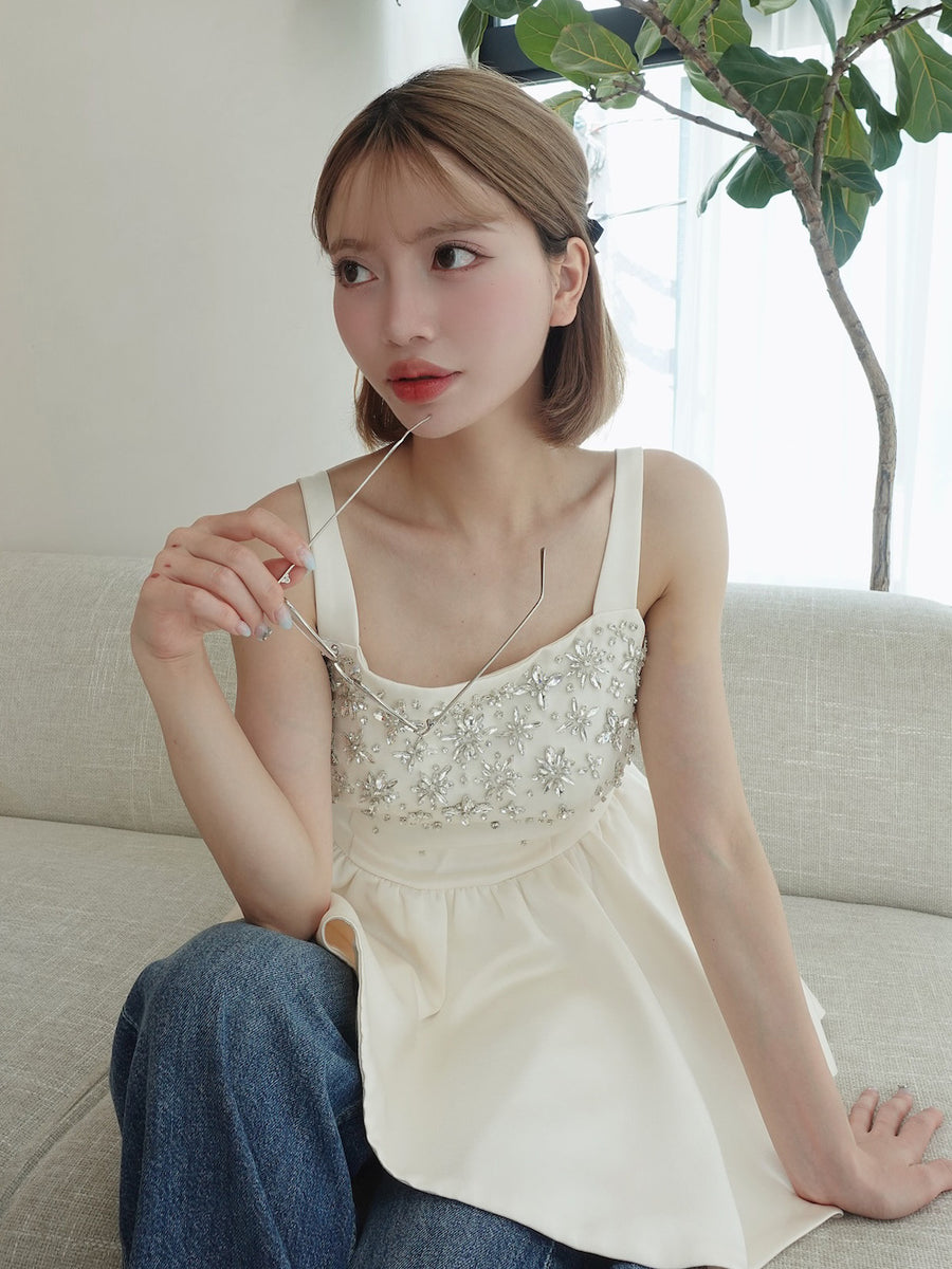 モデル：155cm（着用サイズ：FREE　着用カラー：IVO）