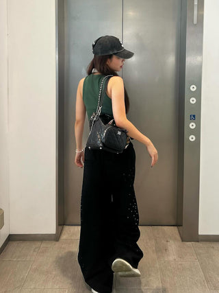 モデル：158cm（着用サイズ：FREE　着用カラー：BLK）
