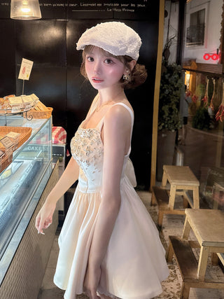 モデル：158cm（着用サイズ：FREE　着用カラー：IVO）