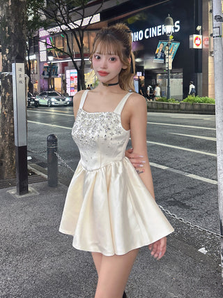 モデル：158cm（着用サイズ：FREE　着用カラー：IVO）