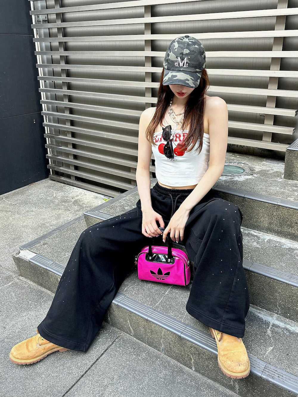 シャイニーバレルスウェットパンツ