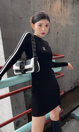 モデル：160cm（着用サイズ：FREE　着用カラー：BLK）