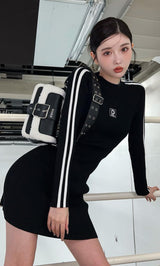 モデル：160cm（着用サイズ：FREE　着用カラー：BLK）