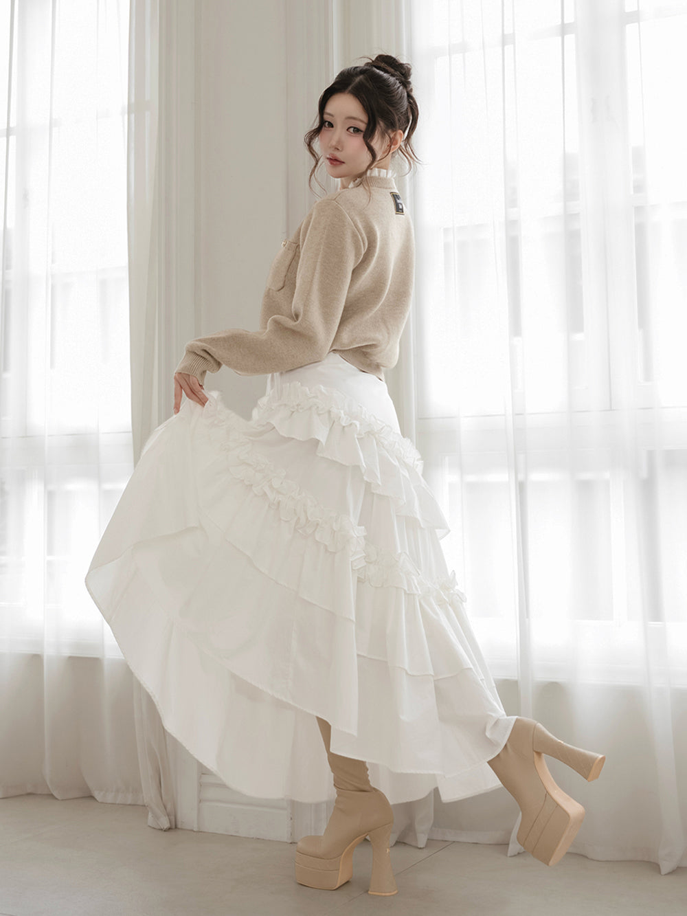 モデル：164cm（着用サイズ：FREE　着用カラー：WHT）