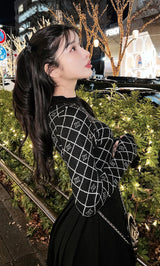 モデル：160cm（着用サイズ：FREE　着用カラー：BLK）