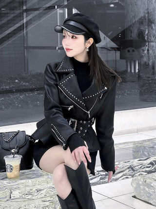 モデル：160cm（着用サイズ：FREE　着用カラー：BLK）