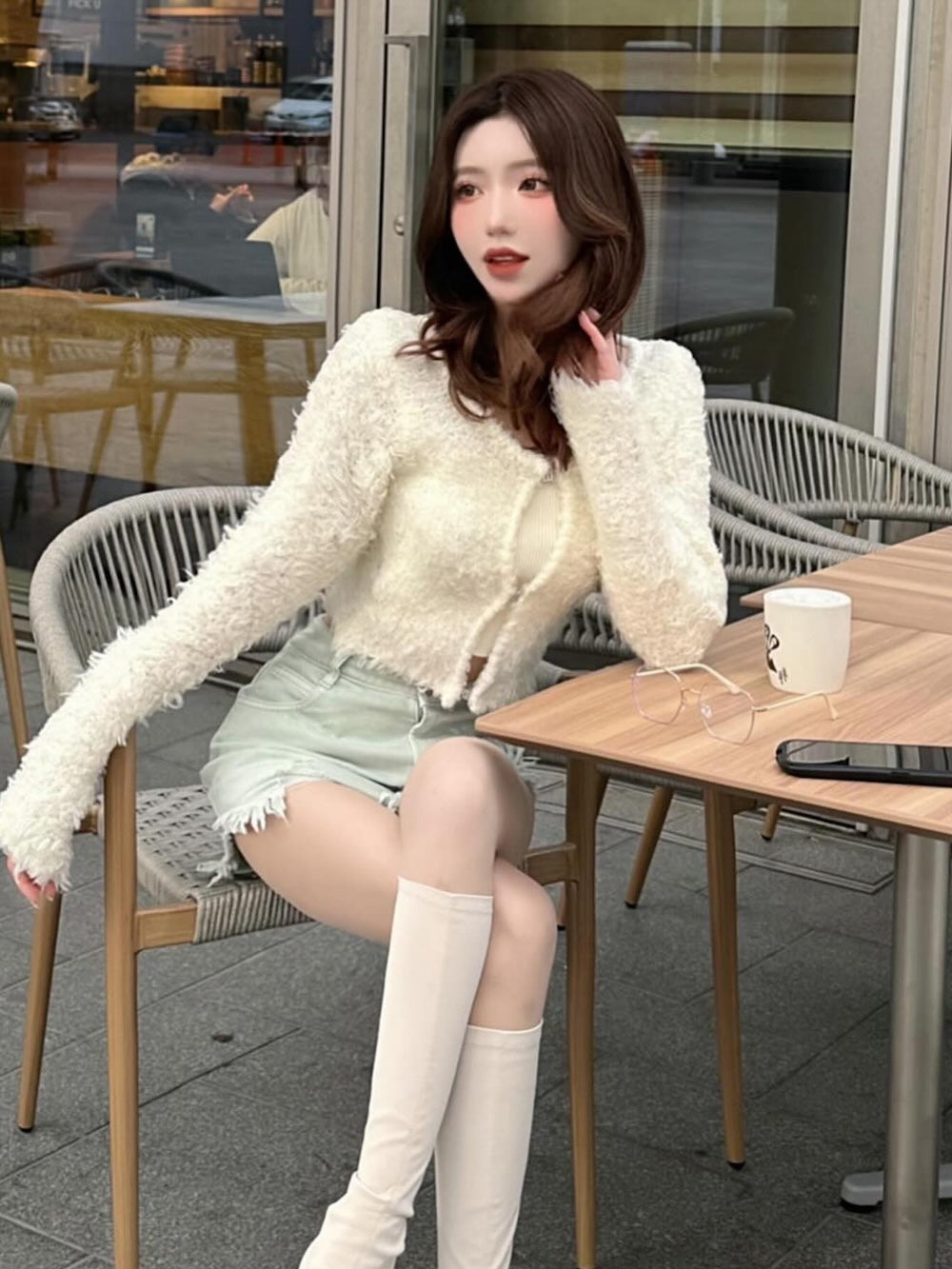 モデル：160cm（着用サイズ：FREE　着用カラー：WHT）