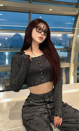 モデル：160cm（着用サイズ：FREE　着用カラー：BLK）