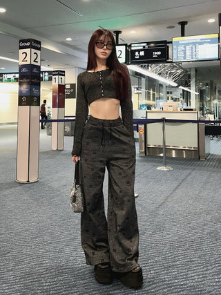 モデル：160cm（着用サイズ：FREE　着用カラー：BLK）