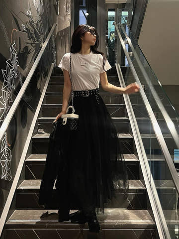 モデル：160cm（着用サイズ：FREE　着用カラー：BLK）