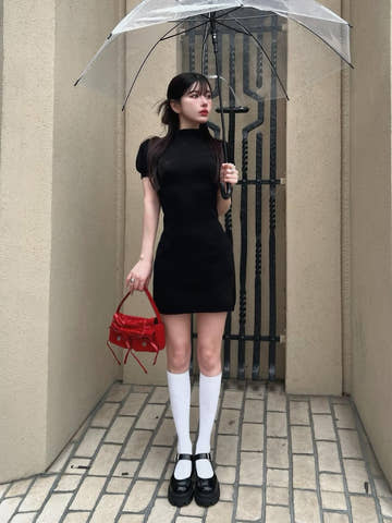 モデル：160cm（着用サイズ：FREE　着用カラー：BLK）