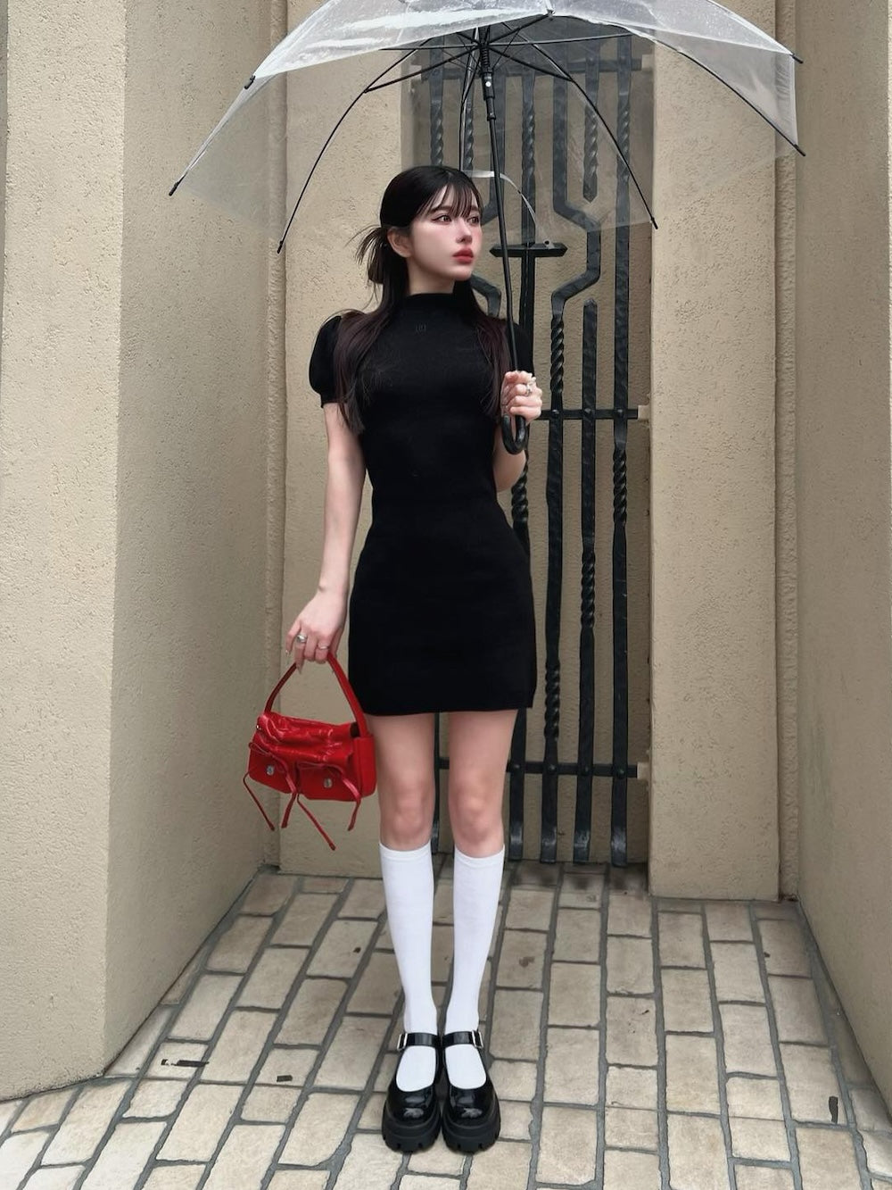 モデル：160cm（着用サイズ：FREE　着用カラー：BLK）