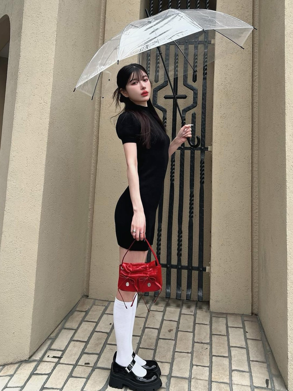 モデル：160cm（着用サイズ：FREE　着用カラー：BLK）