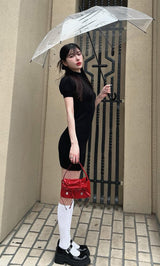 モデル：160cm（着用サイズ：FREE　着用カラー：BLK）