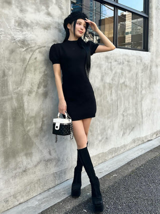 モデル：155cm（着用サイズ：FREE　着用カラー：BLK）