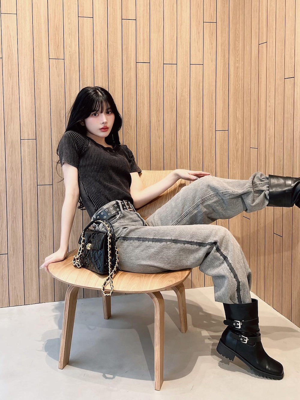 モデル：160cm（着用サイズ：FREE　着用カラー：BLK）
