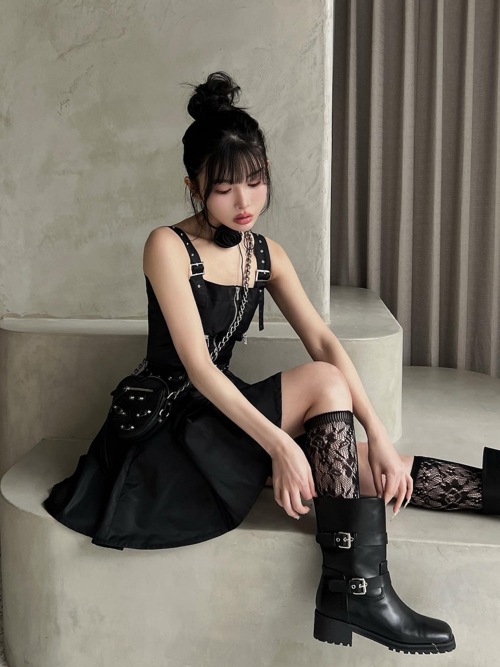 モデル：160cm（着用サイズ：FREE　着用カラー：BLK）