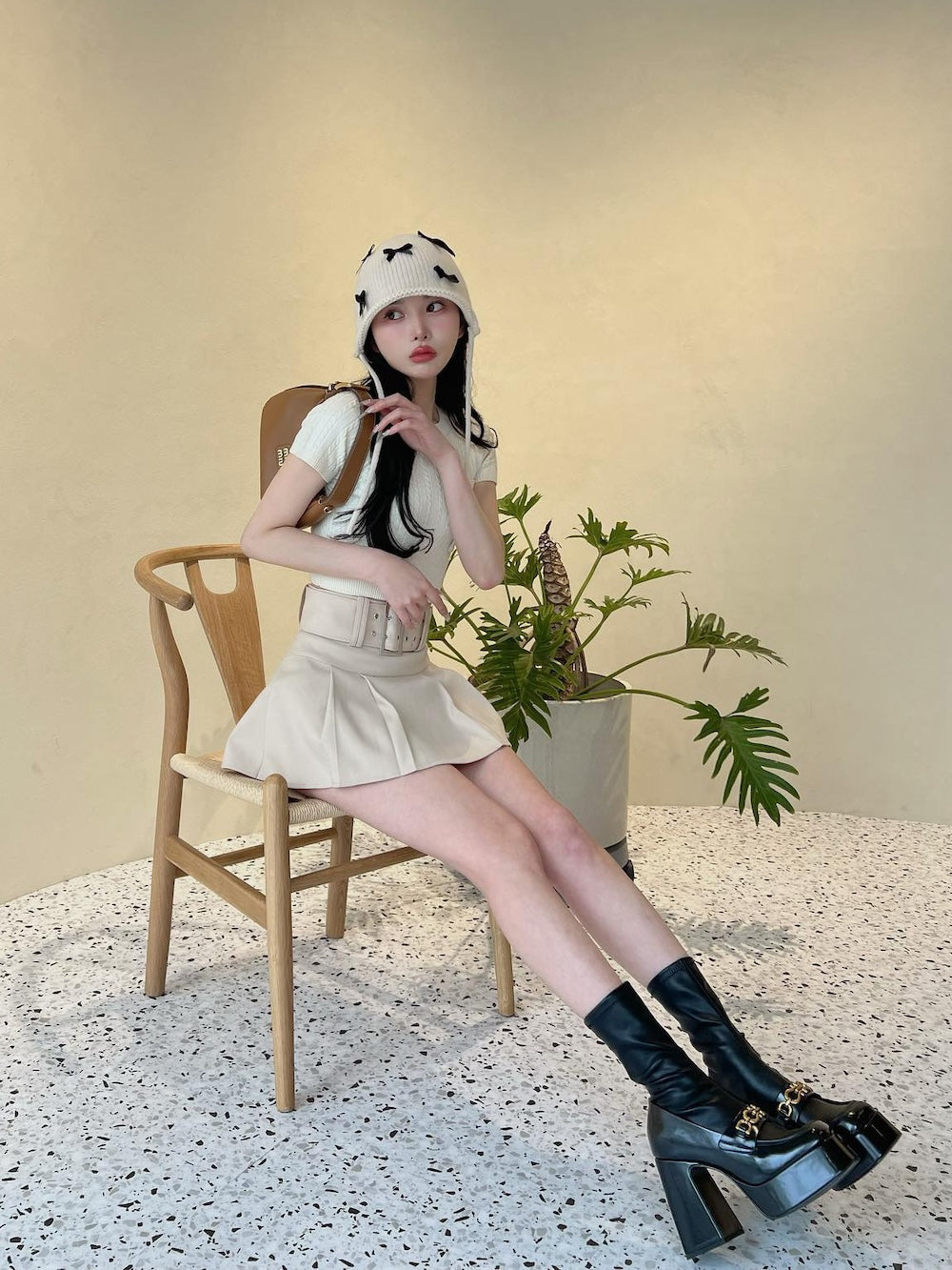 モデル：160cm（着用サイズ：FREE　着用カラー：IVO）