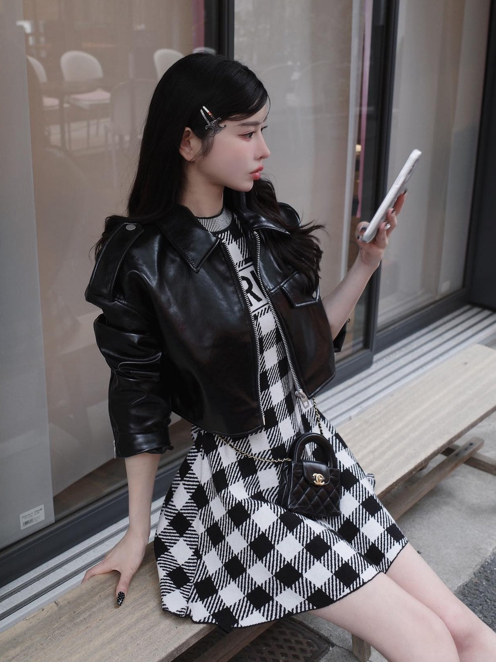 モデル：160cm（着用サイズ：FREE　着用カラー：BLK）