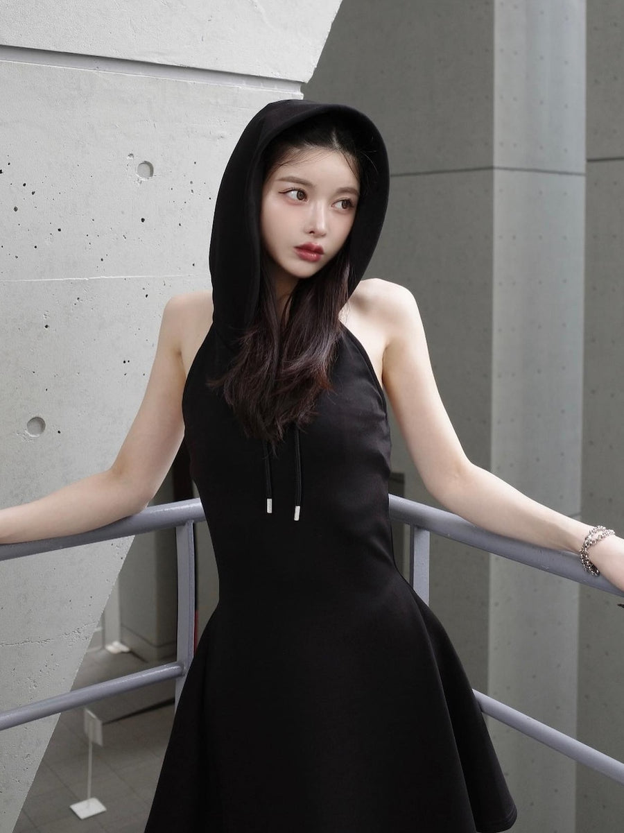 モデル：160cm（着用サイズ：FREE　着用カラー：BLK）