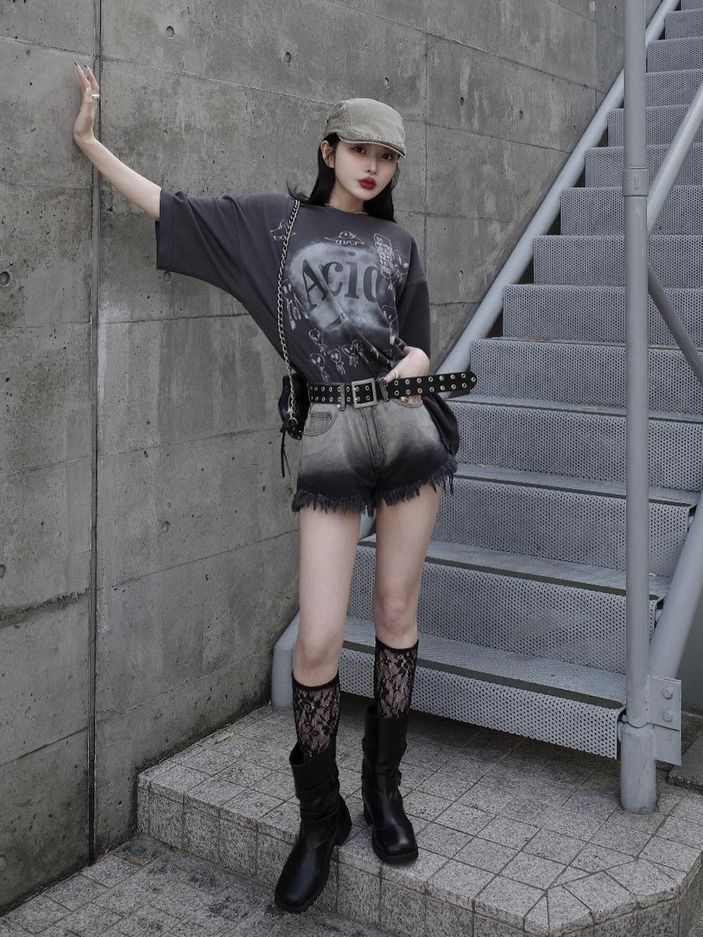 グラデーションダメージデニムショートパンツ