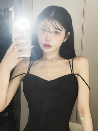 モデル：160cm（着用サイズ：FREE　着用カラー：BLK）