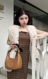 モデル：160cm（着用サイズ：FREE　着用カラー：BRN）