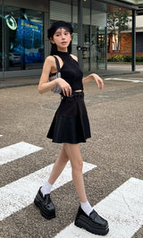モデル：160cm（着用サイズ：S　着用カラー：BLK）