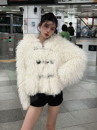 モデル：160cm（着用サイズ：FREE　着用カラー：IVO）