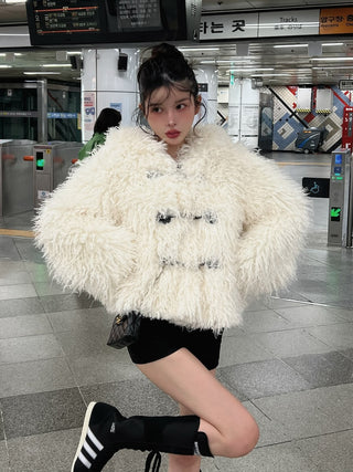 モデル：160cm（着用サイズ：FREE　着用カラー：IVO）