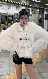 モデル：160cm（着用サイズ：FREE　着用カラー：IVO）
