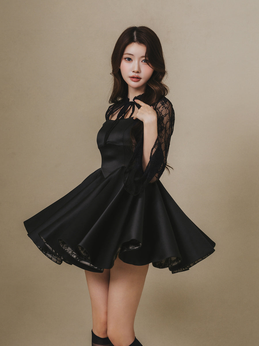 モデル：164cm（着用サイズ：FREE　着用カラー：BLK）