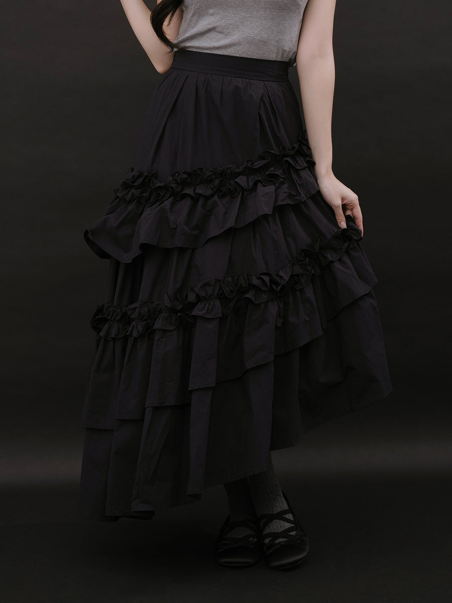 モデル：164cm（着用サイズ：FREE　着用カラー：BLK）