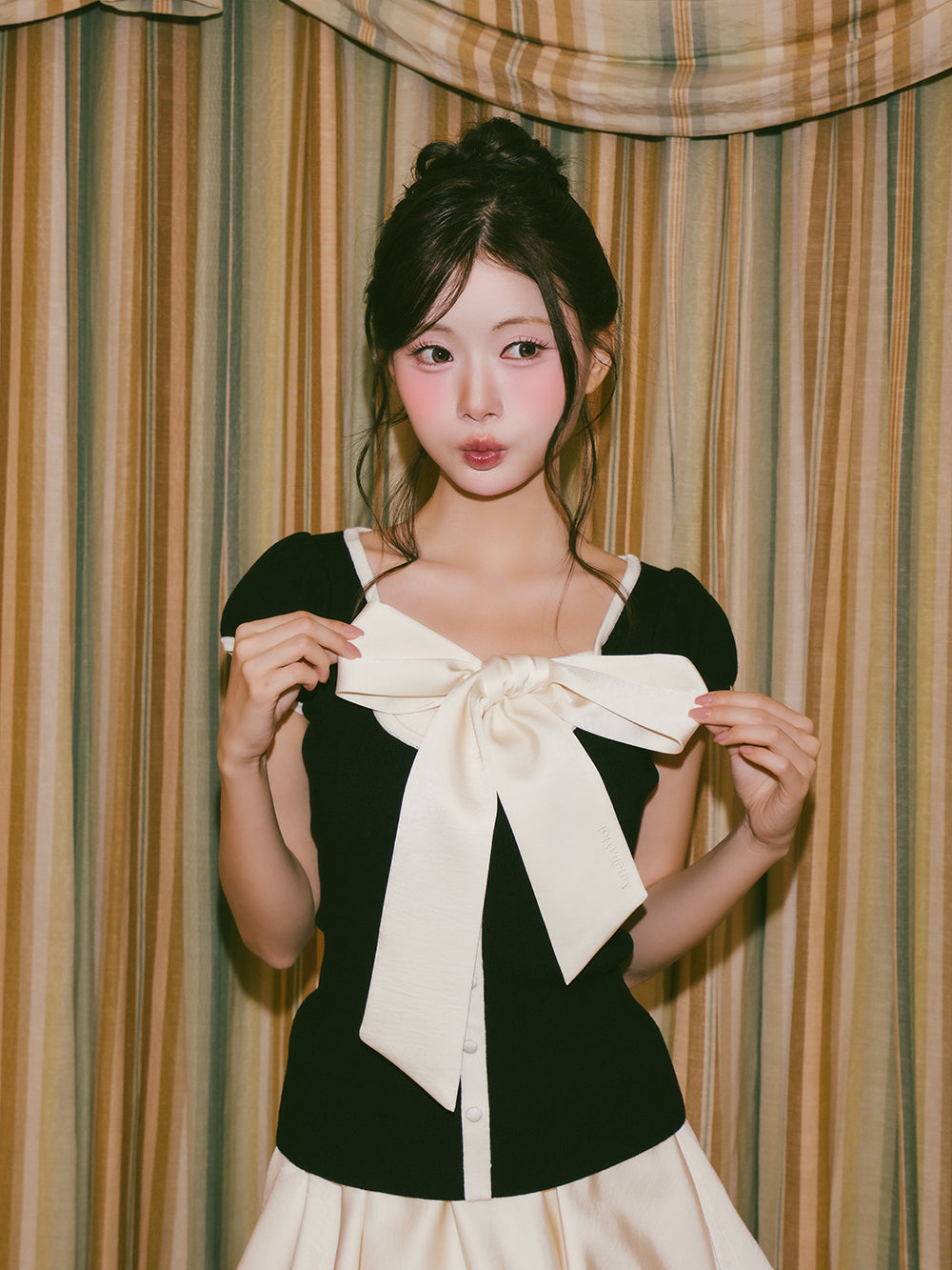 モデル：164cm（着用サイズ：FREE　着用カラー：BLK）