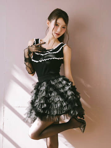 モデル：164cm（着用サイズ：FREE　着用カラー：BLK）