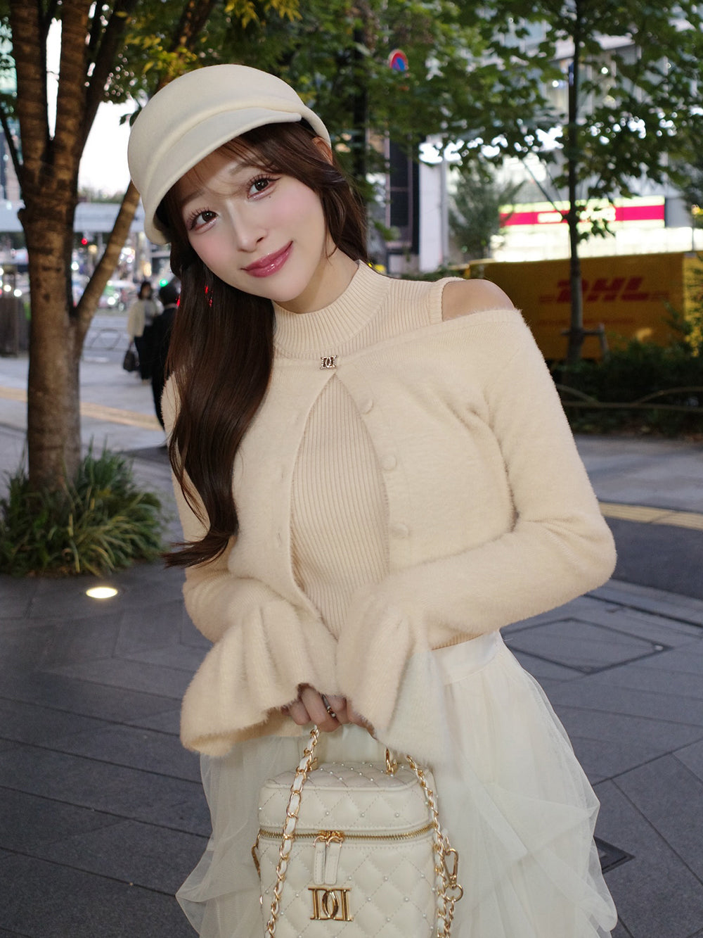 モデル：156cm（着用サイズ：FREE　着用カラー：IVO）